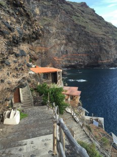 ~ homes built into the cliffs where people still live! ~